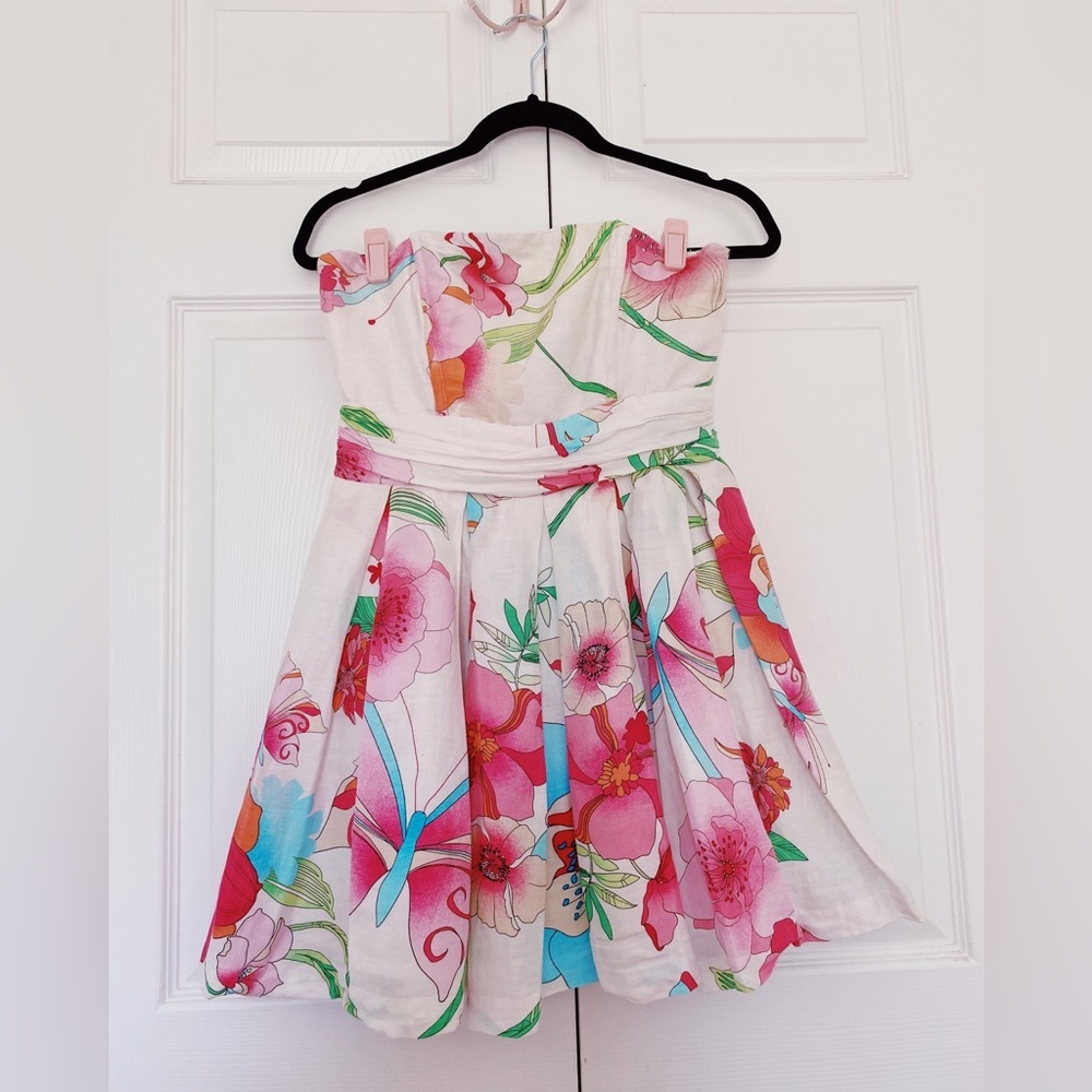 BEBE | Y2K Floral Print Strapple Dress.